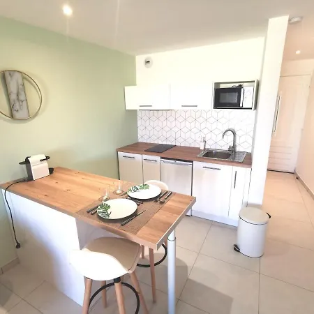 Superbe Avec Piscine Et Stationnement *