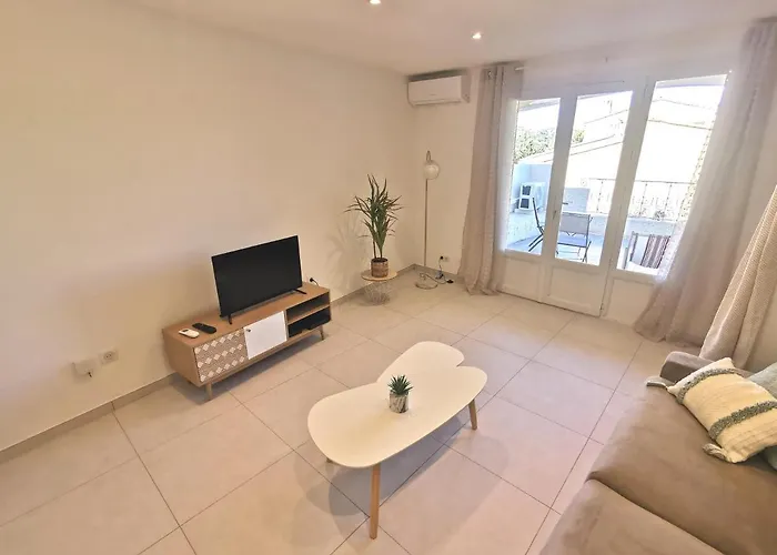 Superbe Avec Piscine Et Stationnement *