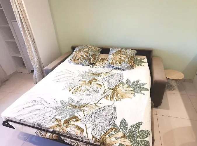 Appartement Superbe Avec Piscine Et Stationnement *